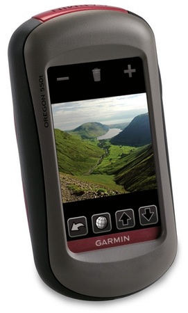 garmin-oregon-550-and-550t-gps-navigators-with-32mpix-camera