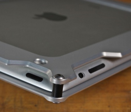 KarasKustoms Aluminum Cases for iPad and iPad 2 1