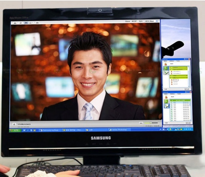 Samsung SyncMaster 220TN LCD with VoIP