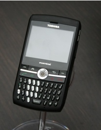 Toshiba Portege G710 - BlackBerry-like PDA Phone