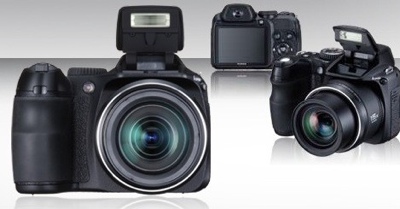 FujiFilm FinePix S2000HD 15x Zoom Camera