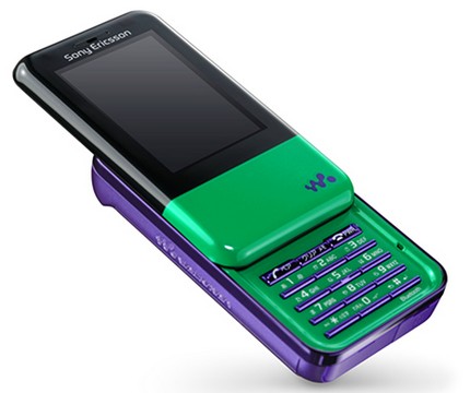 kddi-au-sony-ericsson-walkman-xmini-phone-4.jpg