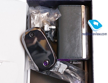 motorola-motojewel-unboxed-2.jpg