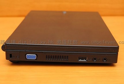 nec-versa-n1100-lavie-light-netbook-unboxed-2.jpg