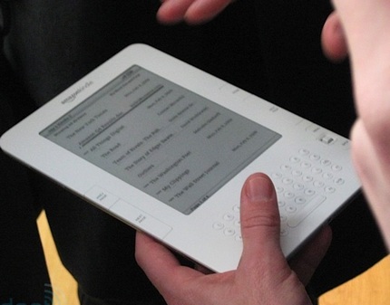 amazon-kindle-2-hands-on-3.jpg