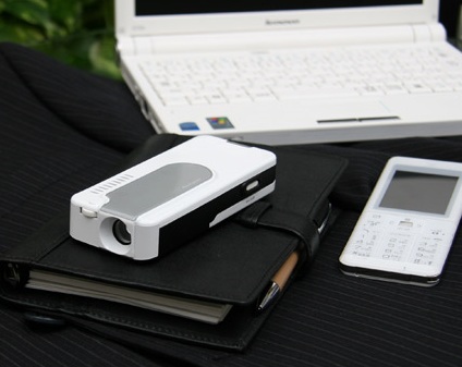 Castrade CV-MP02 Pocket Projector