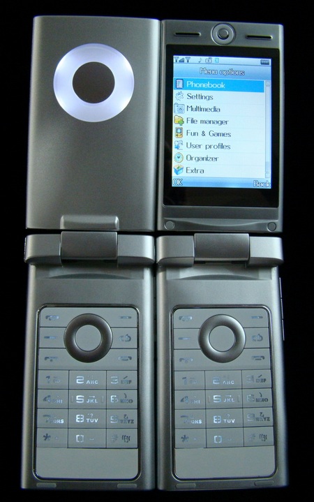 hiphone-nano-n3-flip-phone-2