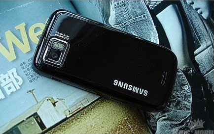 samsung-s8000-ultra-touch-affordable-touchscreen-phone-3