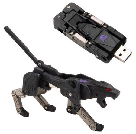 Takara Transforming Ravage USB Flash Drive