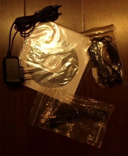 Samsung Star S5230 Unboxed cables