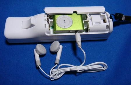 WiiPod - iPod Shuffle inside a Wiimote 1