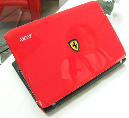 Acer Ferrari One F200 Netbook live