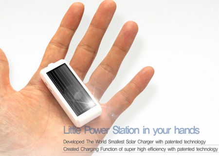 ZyRUS Sun Drive Solar Charger doubles as USB Flash Drive on hand