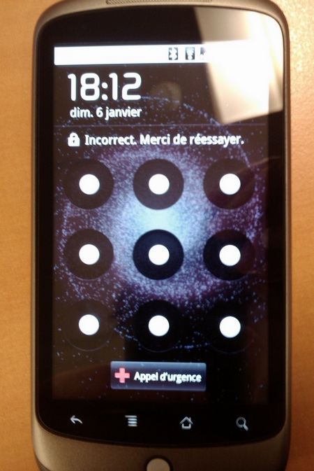 Google Nexus One Live Shot lock screen