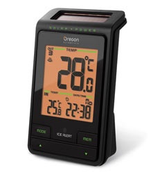 Oregon Scientific RMR802 Solar-Powered RC Clock with Outdoor Temperature