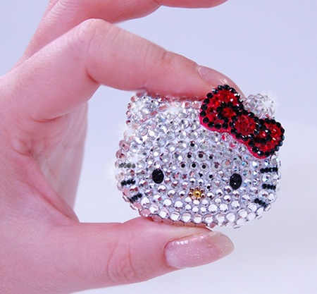 iRiver Hello Kitty Music Player CRYSTAL Model on hand