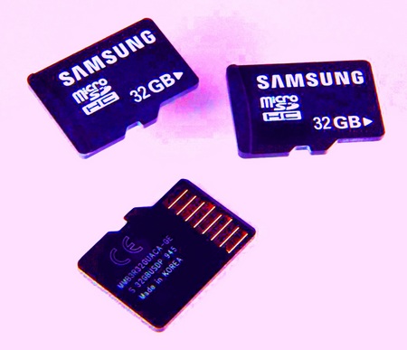 Samsung 64 moviNAND Flash and 32GB microSD Card