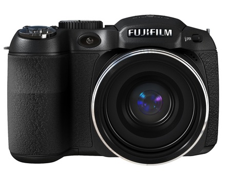 FujiFilm FinePix S1800 18x Zoom Camera