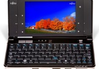 Fujitsu Lifebook UH900 5.6-inch Netbook with multitouch front