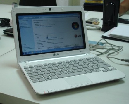 LG X140 Netbook with 3G