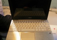 Asus Eee PC 1018P Hands-on silver