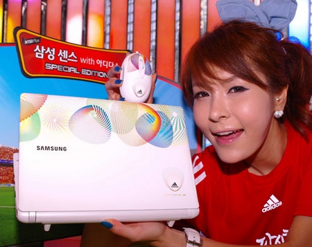 Samsung N150 Plus Adidas Special Edition Netbook with Bluetooth 3.0