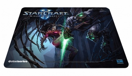 SteelSeries QcK Limited Edition StarCraft II Kerrigan vs. Zeratul mouse pad