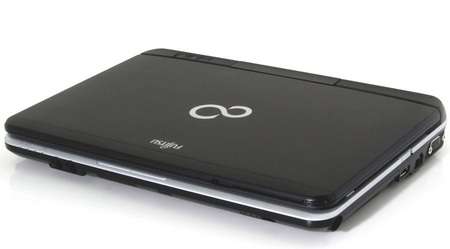 Fujitsu Lifebook T580 Tablet PC with four-finger multi-touch closed