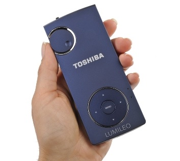 Toshiba Lumileo P100 LED pico projector on hand