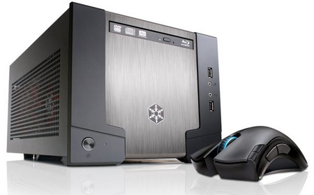 CyberPower LAN Party EVO MINI Liquid-cooled SFF Gaming PC