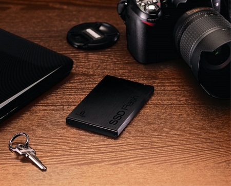 Iomega External USB 3.0 SSD Flash Drive 1