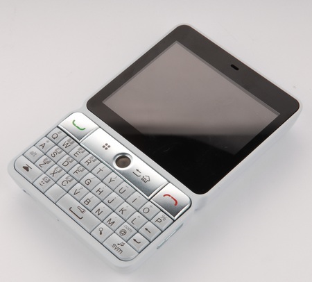 Huawei U8300 QWERTY Android Smartphone 2