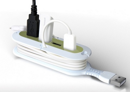 Quirky Contort USB Hub with built-in Cord Manager and Flexible Neck in use 1