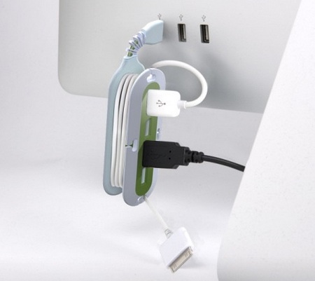 Quirky Contort USB Hub with built-in Cord Manager and Flexible Neck in use