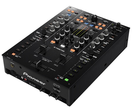 Pioneer DJM-T1 Digital Mixer with TRAKTOR SCRATCH 2 DJ software