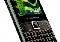 Motorola MOTOKEY Mini EX108 QWERTY Phone