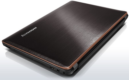 Lenovo IdeaPad Y470p Notebook with 1GB Radeon HD7690 Graphics