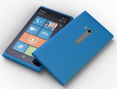 Nokia Lumia 900 Windows Phone cyan