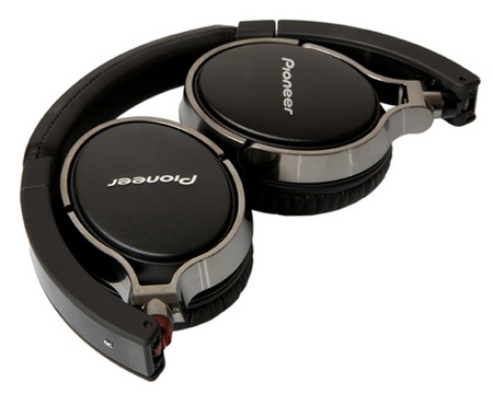 Pioneer SE-MJ591 Audiophile Headphones folded