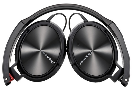 Pioneer SE-NC21M Noise-cancelling Headphones folded