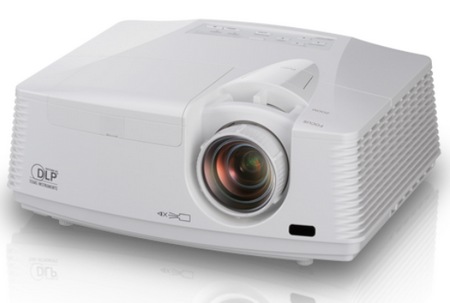 Mitsubishi WD720U and XD700U Professional DLP Projectors angle