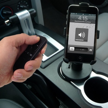 Satechi Bluetooth Multimedia Remote for iOS Device in car