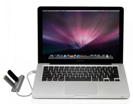 Satechi ST-UHA 4-Port Aluminum USB Hub with macbook