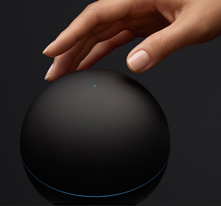 Google Nexus Q Social Streaming Media Player hand