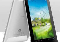 Huawei MediaPad 7Lite 7-inch Tablet eats Ice Cream Sandwich