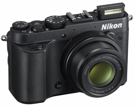 Nikon CoolPix P7700 Prosumer Camera angle