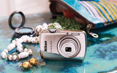 Nikon CoolPix S01 Ultra-compact Digital Camera with accessories