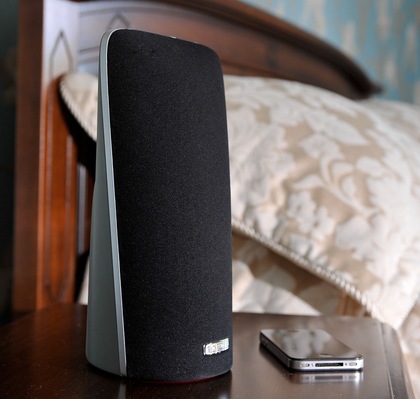 AQ Audio SmartSpeaker with AirPlay and DLNA in use iphone