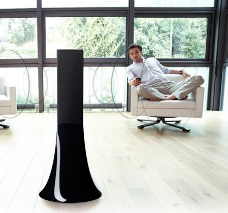 Parrot Zikmu Solo Wireless Speaker Tower in use 1