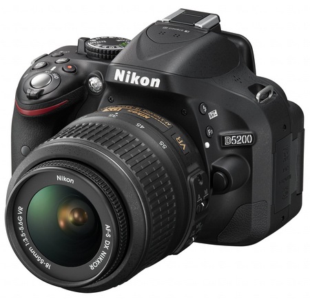 Nikon D5200 Digital SLR Camera with 39-point AF and 24.1 Megapixel Sensor angle 2